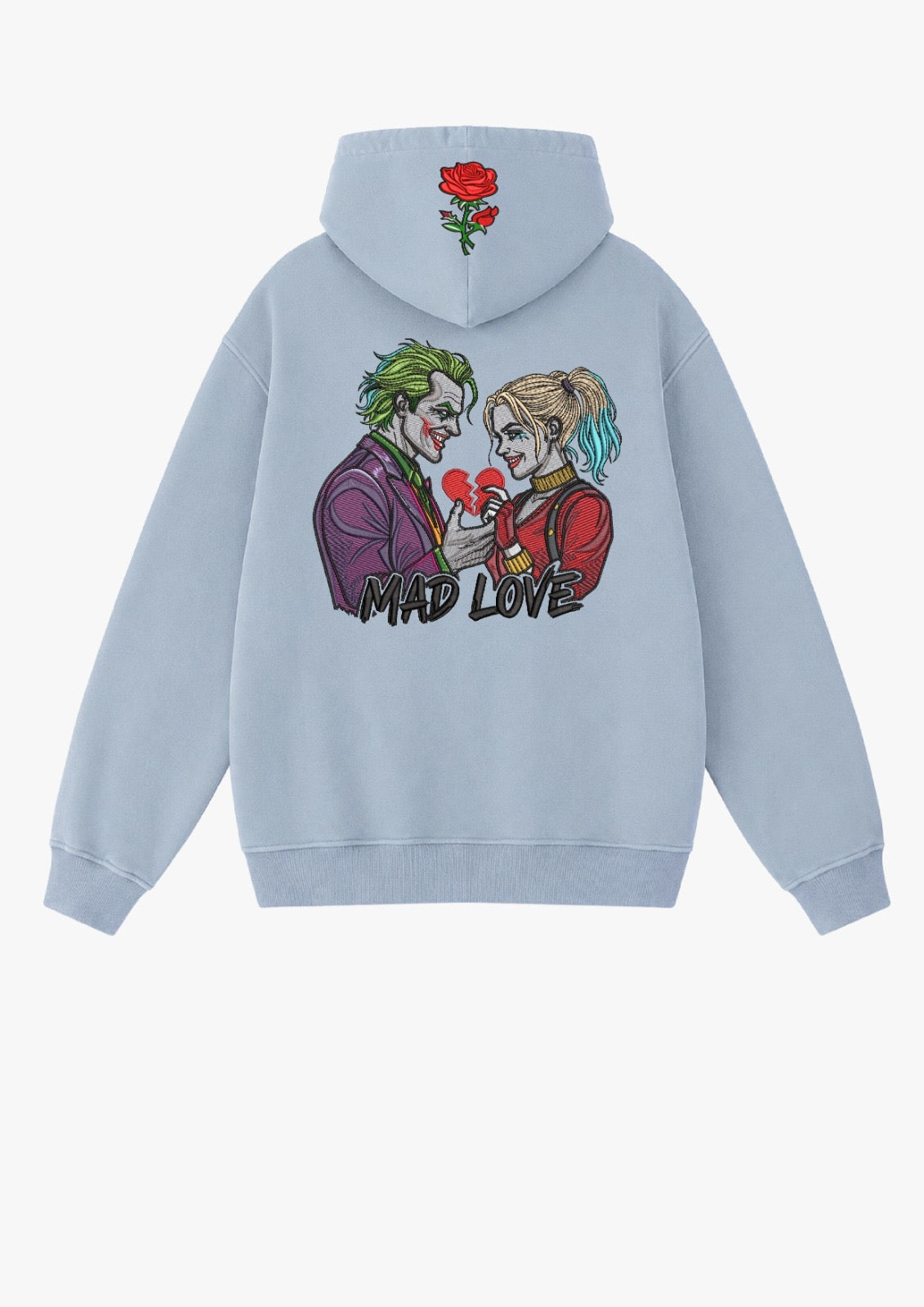Hoodie celeste Mad Love con bordado de pareja estilo cómic, corazón roto y rosa en la capucha